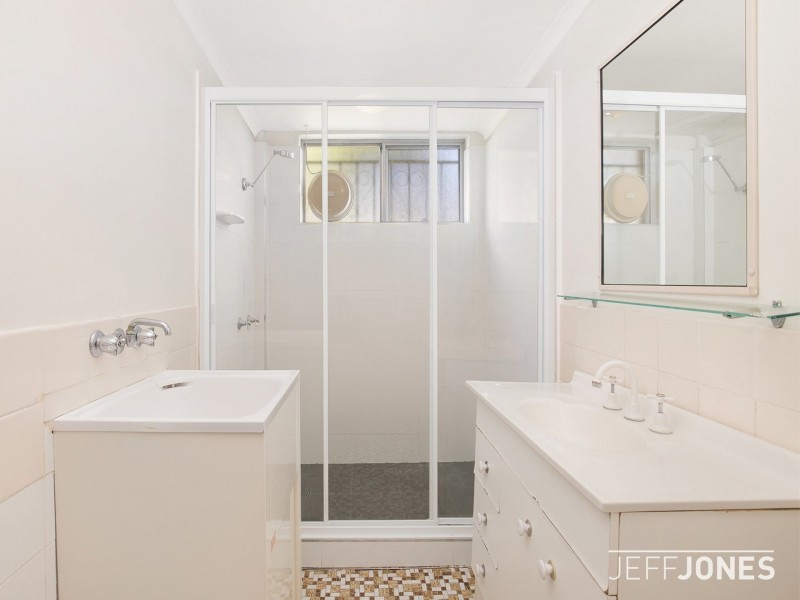 1/58 Douglas Street, Greenslopes QLD 4120