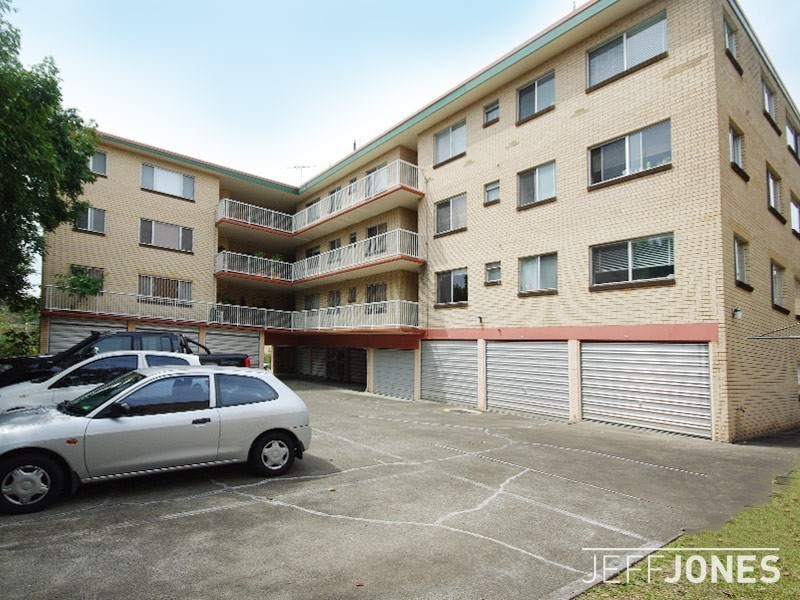 10/8 Regina Street, Greenslopes QLD 4120