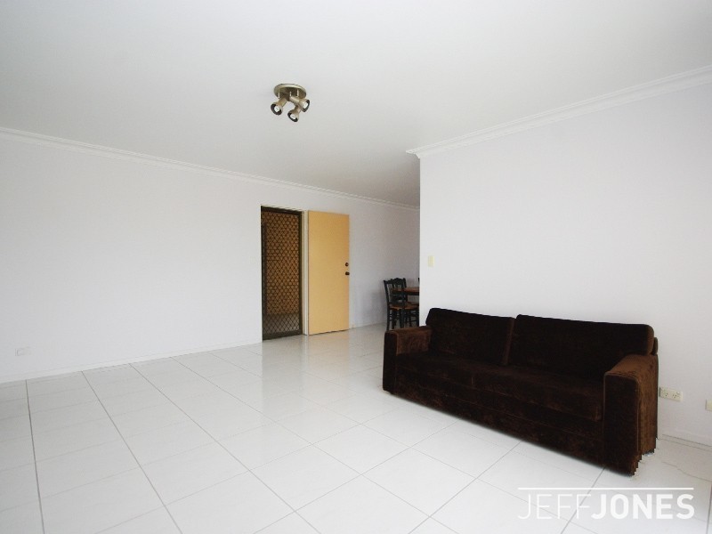 10/8 Regina Street, Greenslopes QLD 4120