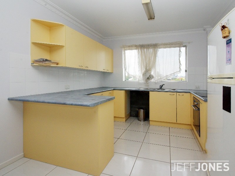 10/8 Regina Street, Greenslopes QLD 4120