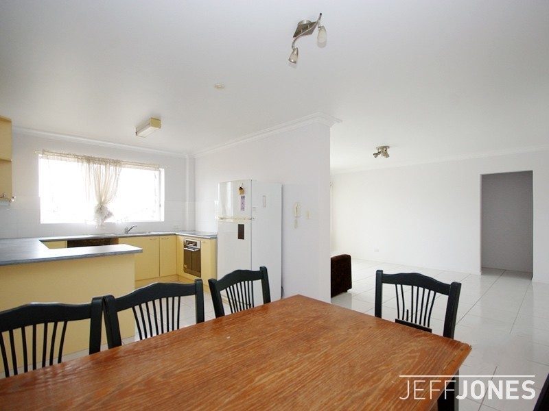 10/8 Regina Street, Greenslopes QLD 4120