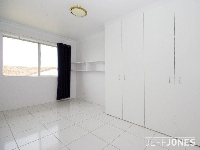 10/8 Regina Street, Greenslopes QLD 4120