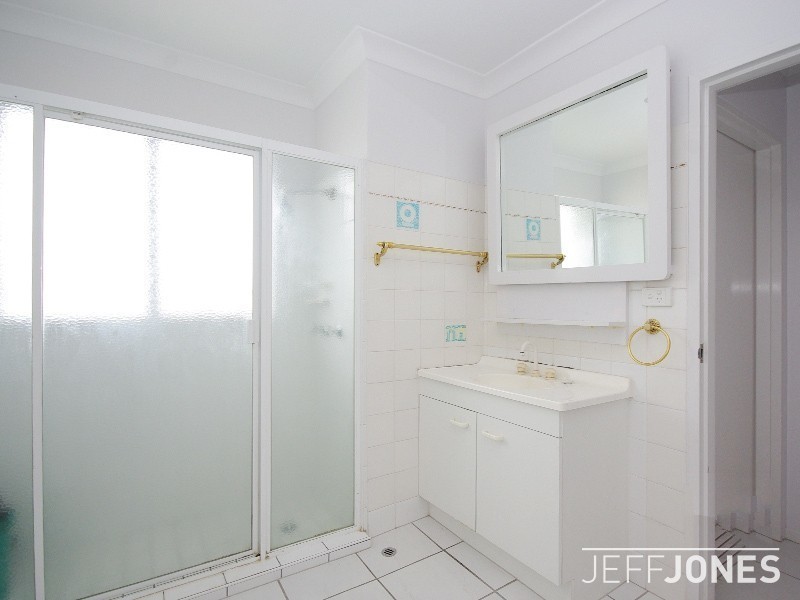 10/8 Regina Street, Greenslopes QLD 4120