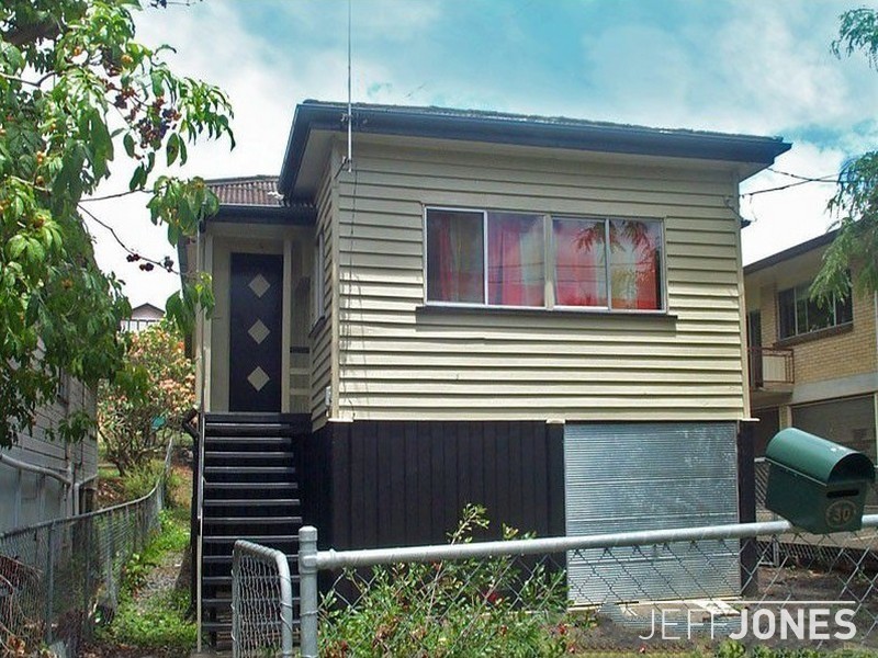 30 Ernest Street, Greenslopes QLD 4120
