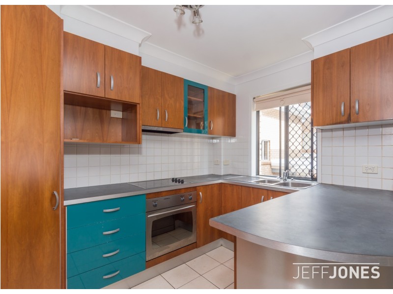 1/52 Knowsley Street, Greenslopes QLD 4120