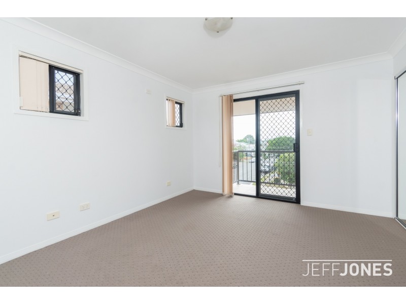 1/52 Knowsley Street, Greenslopes QLD 4120