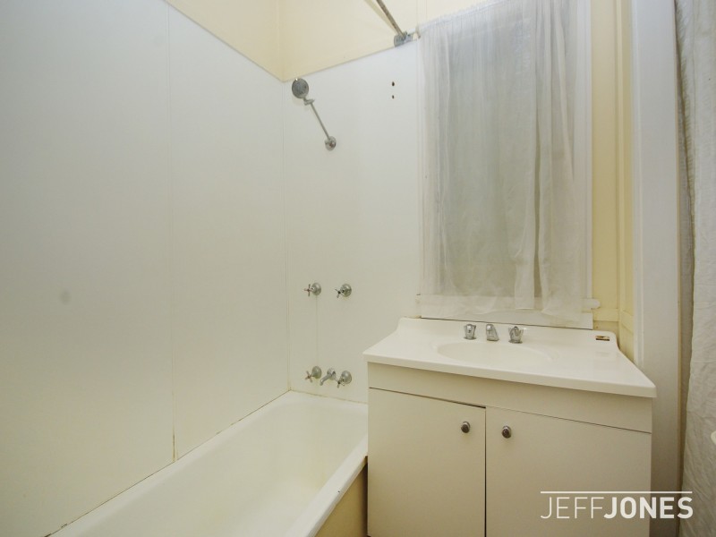 68 Hunter Street, Greenslopes QLD 4120