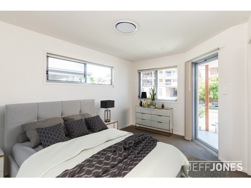 2/27 Dickenson Street, Carina QLD 4152