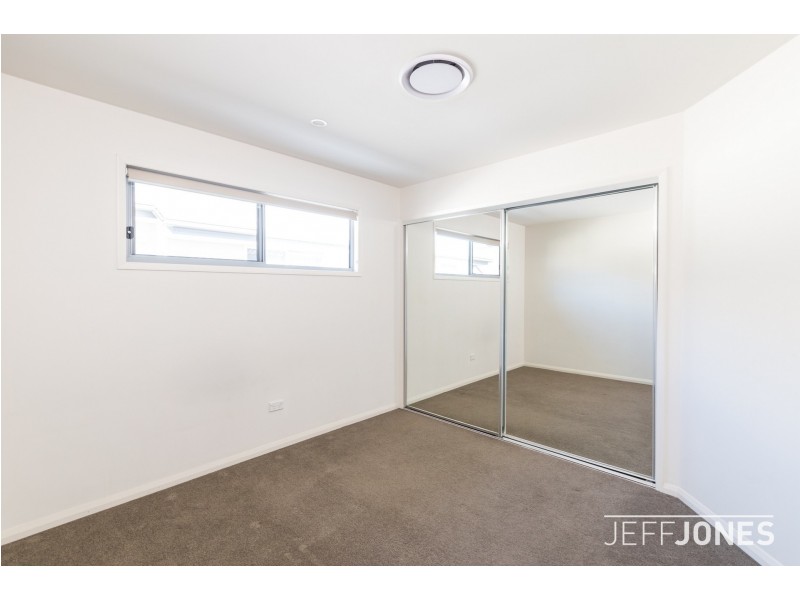 2/27 Dickenson Street, Carina QLD 4152