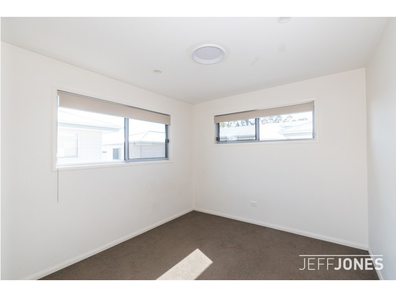 2/27 Dickenson Street, Carina QLD 4152