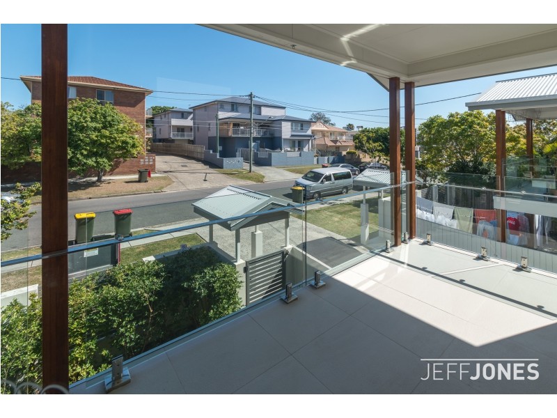 2/27 Dickenson Street, Carina QLD 4152