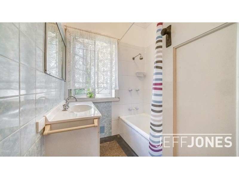 76 Gladstone Street, Coorparoo QLD 4151