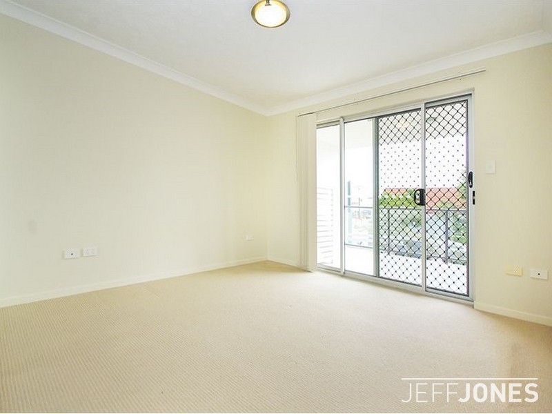 5/76 Old Cleveland Road, Greenslopes QLD 4120
