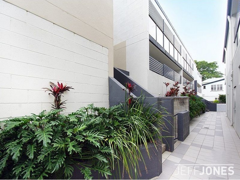 5/76 Old Cleveland Road, Greenslopes QLD 4120