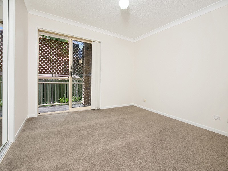 2/30 Wilton Terrace, Yeronga QLD 4104