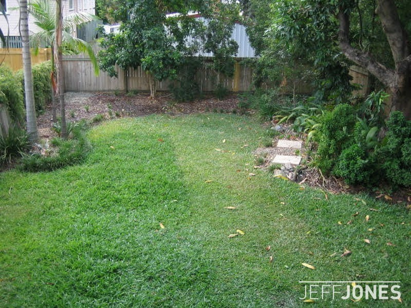 11 Laura Street, Greenslopes QLD 4120