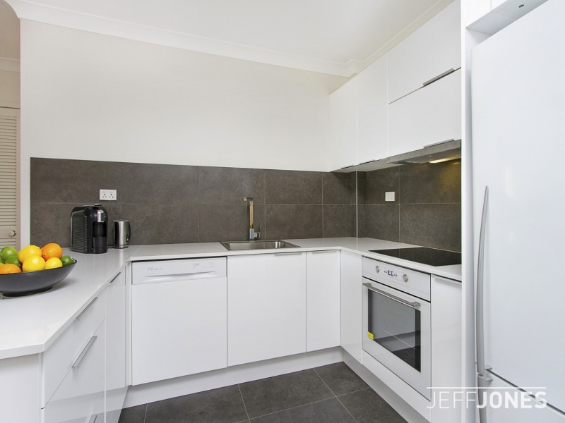 1/237 Cavendish Road, Coorparoo QLD 4151