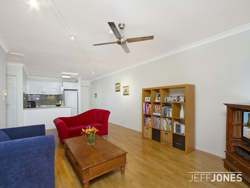 1/237 Cavendish Road, Coorparoo QLD 4151