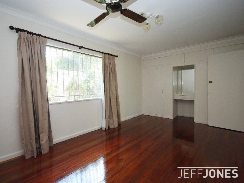 2/36a Newdegate Street, Greenslopes QLD 4120