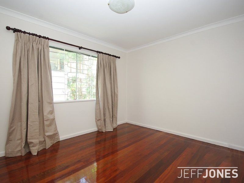 2/36a Newdegate Street, Greenslopes QLD 4120