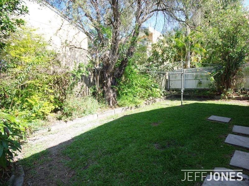 2/36a Newdegate Street, Greenslopes QLD 4120