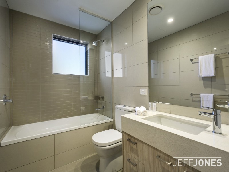 506/130 Logan Road, Woolloongabba QLD 4102