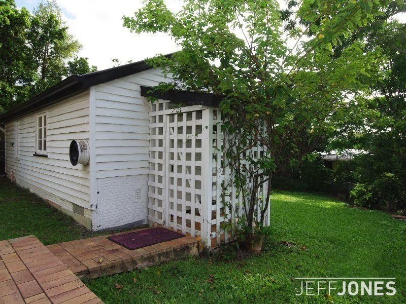 3 Geelong Avenue, Holland Park QLD 4121