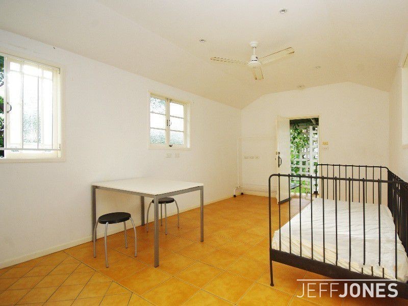 3 Geelong Avenue, Holland Park QLD 4121