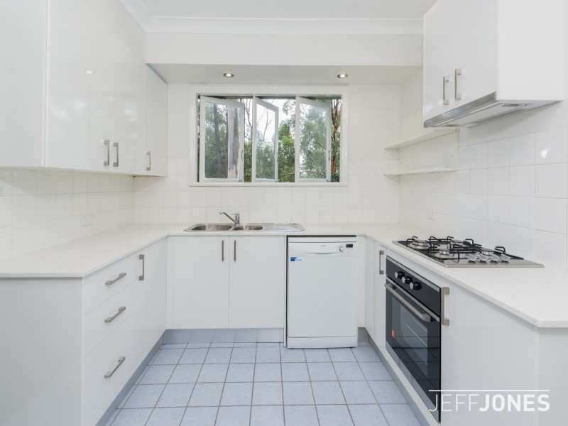 82 Nicholson Street, Greenslopes QLD 4120