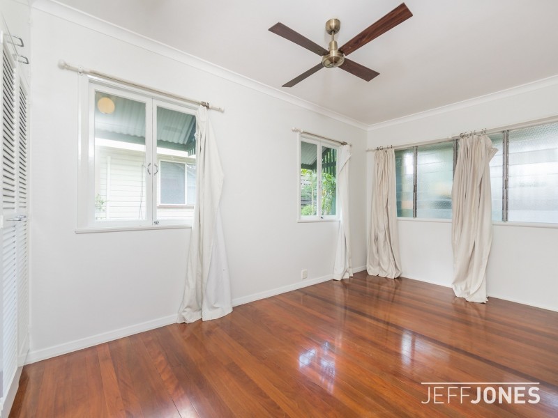 82 Nicholson Street, Greenslopes QLD 4120
