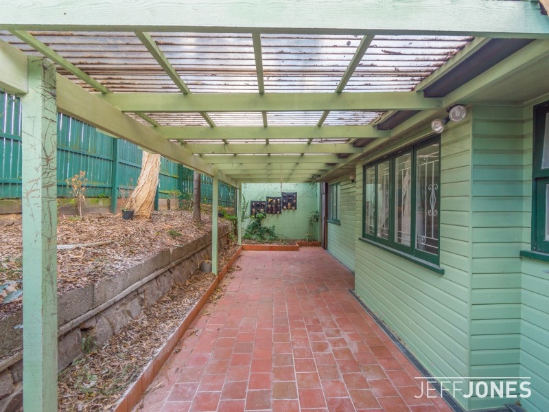 82 Nicholson Street, Greenslopes QLD 4120