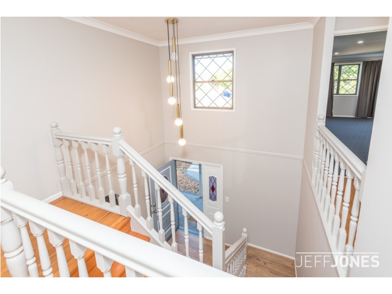 5 Consuelo Court, Carindale QLD 4152