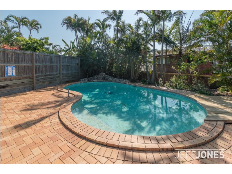 5 Consuelo Court, Carindale QLD 4152