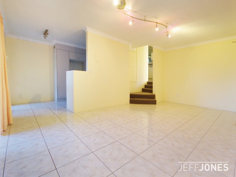 2/19 Temple Street, Coorparoo QLD 4151