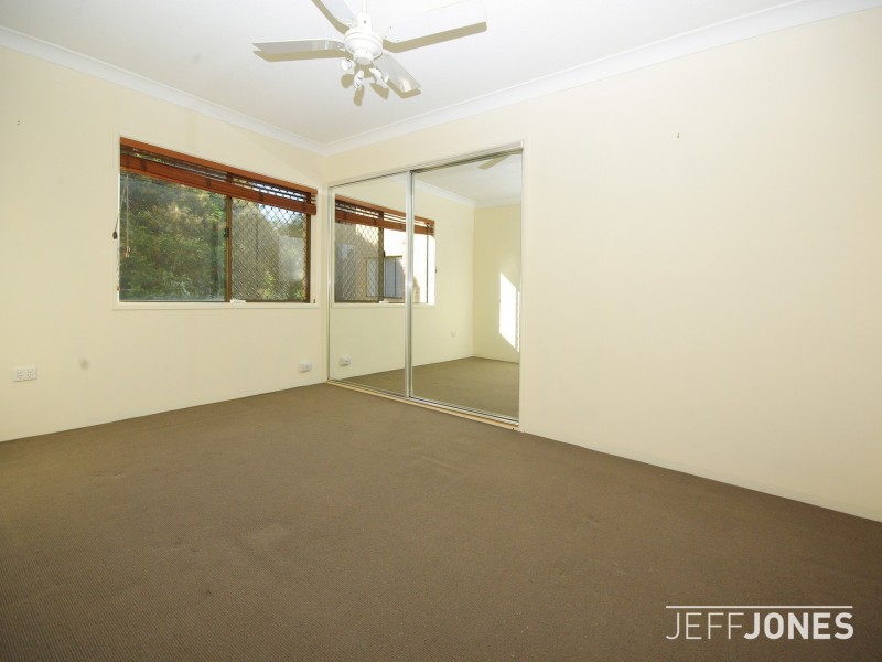 2/19 Temple Street, Coorparoo QLD 4151