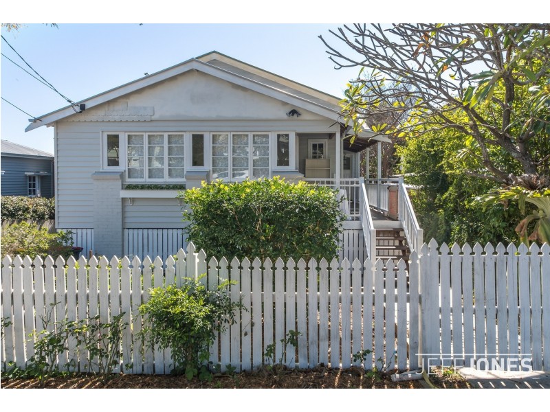 5 Headfort Street, Greenslopes QLD 4120