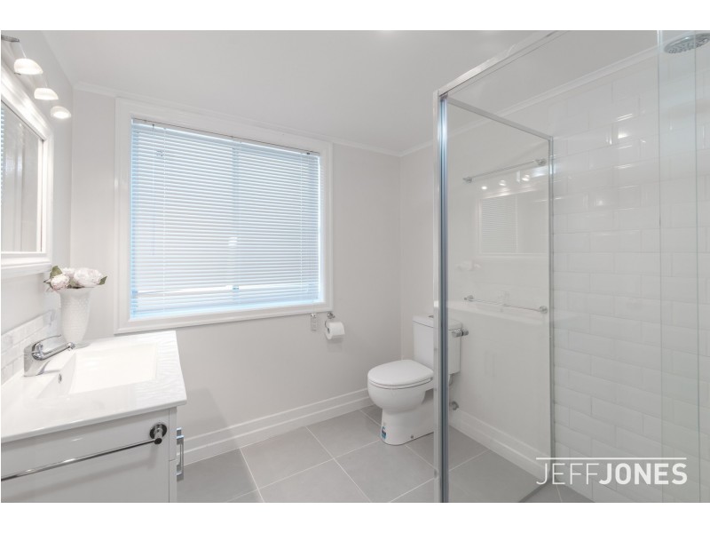 5 Headfort Street, Greenslopes QLD 4120