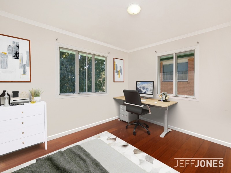 20 William Parade, Fairfield QLD 4103