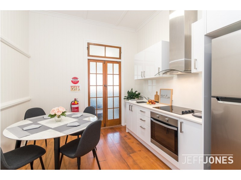 19 Dorothy Street, Camp Hill QLD 4152