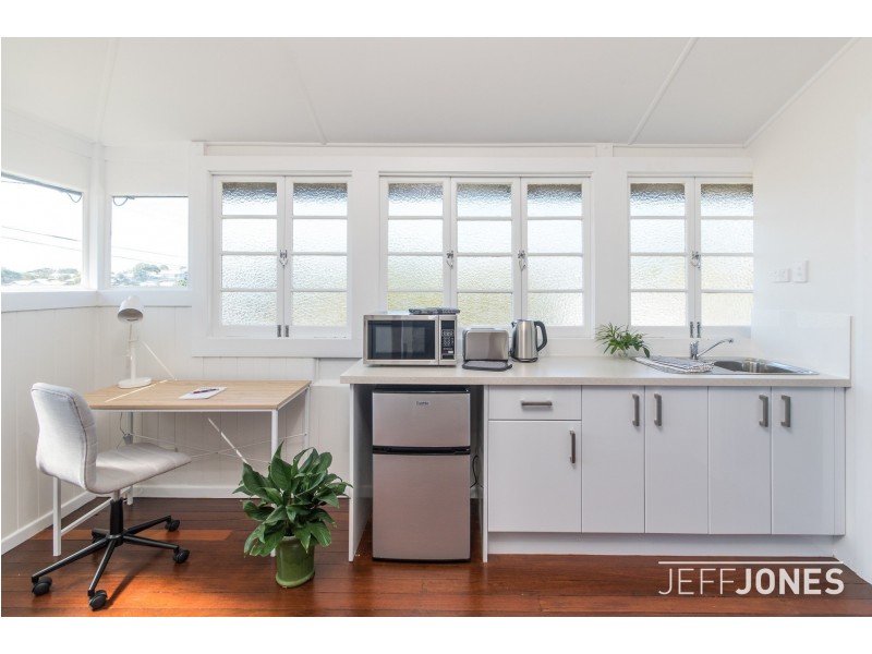 19 Dorothy Street, Camp Hill QLD 4152