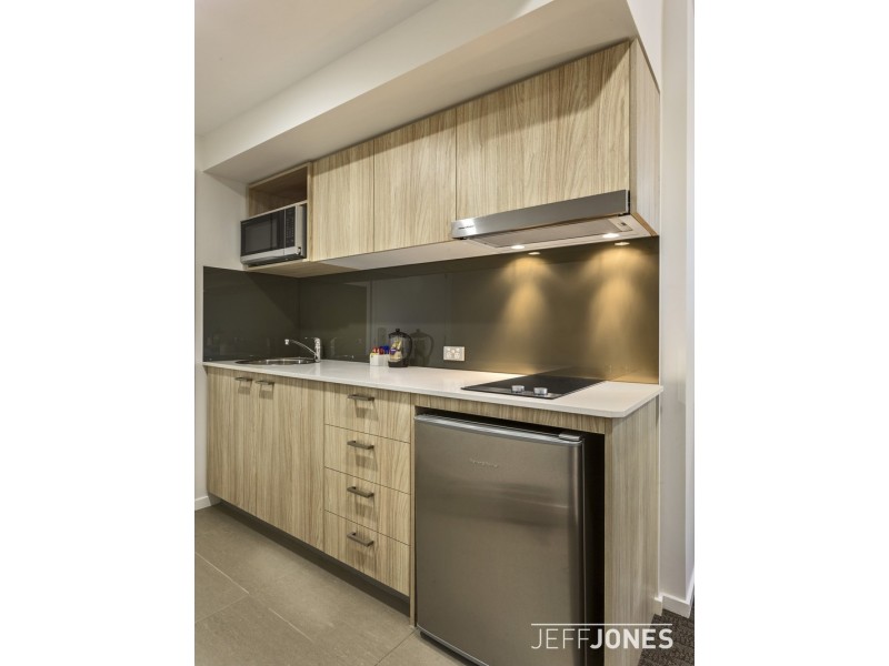 807/130 Logan Road, Woolloongabba QLD 4102