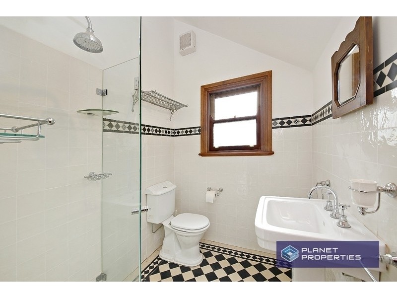 22 Gordon Crescent, Stanmore NSW 2048