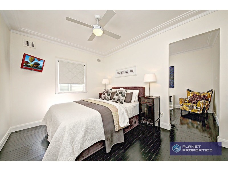 15 Macquarie Road, Earlwood NSW 2206