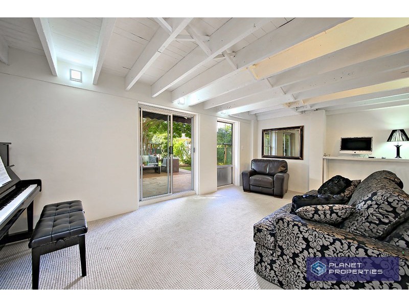 15 Macquarie Road, Earlwood NSW 2206