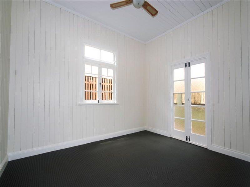 9 Shaw Street, Bardon QLD 4065