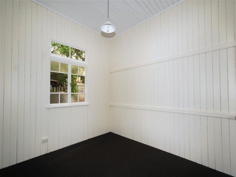 9 Shaw Street, Bardon QLD 4065