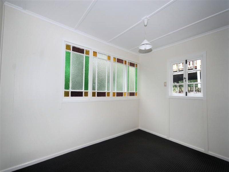 9 Shaw Street, Bardon QLD 4065