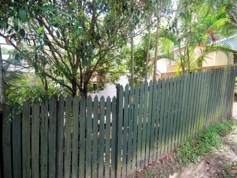9 Shaw Street, Bardon QLD 4065