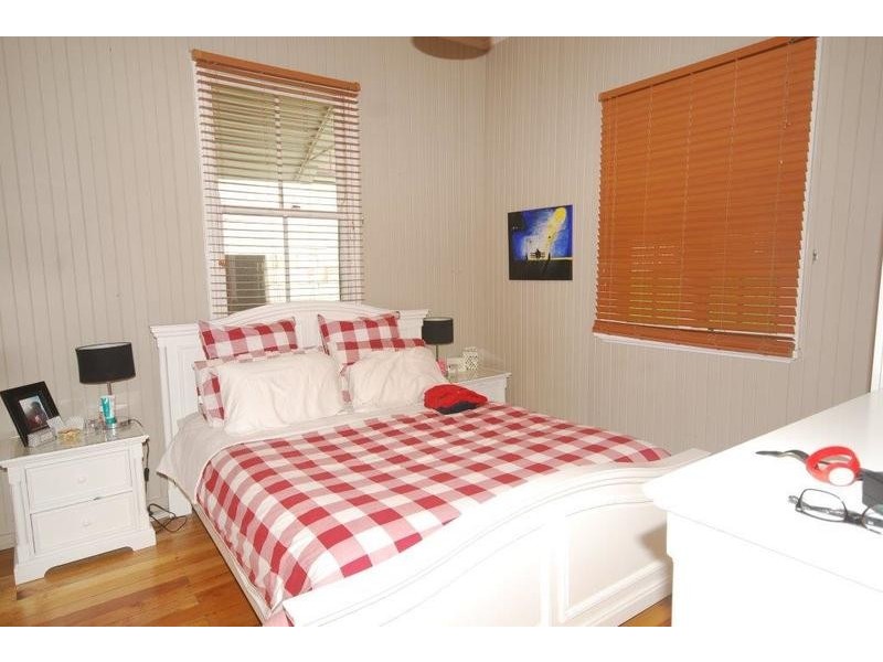 15 Accession Street, Bardon QLD 4065