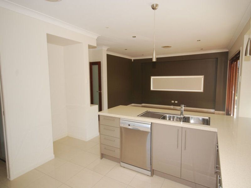 12 Apulia Place, Bridgeman Downs QLD 4035